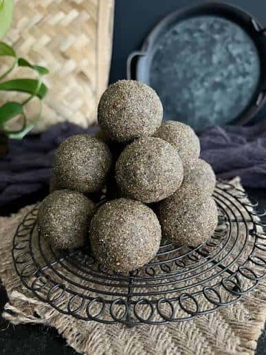 Mahaa Mart Bellam Sunnundalu | Jaggery Urad Laddu