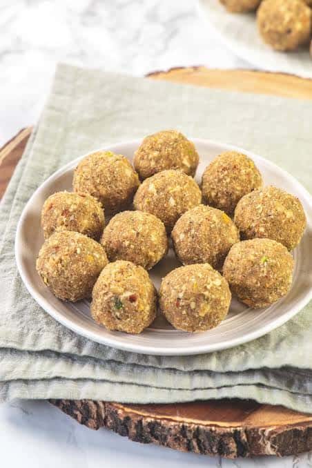 Mahaa Mart Gondh Laddu | Edible Gum Laddu